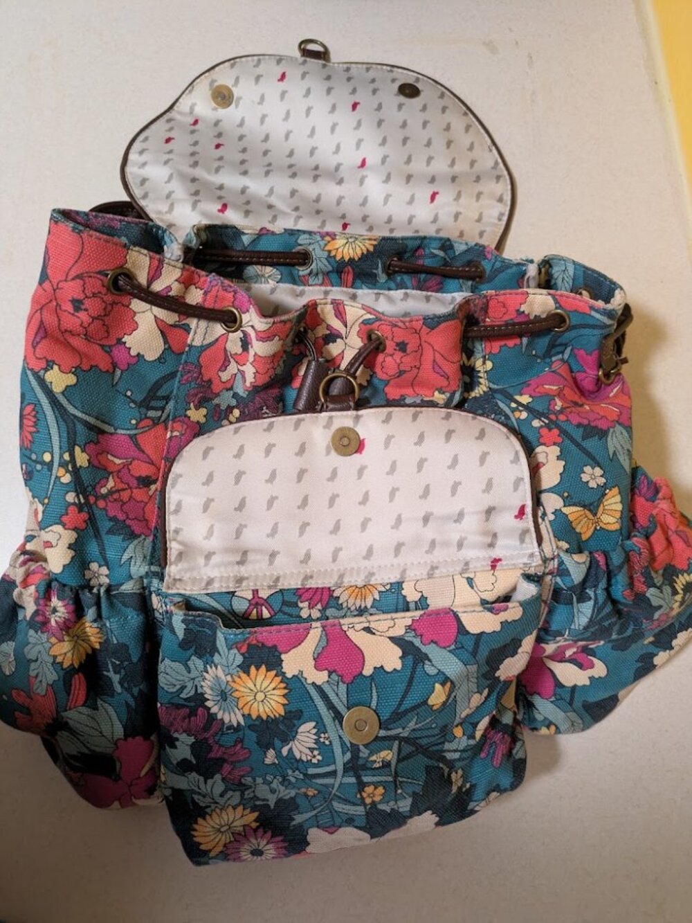 Floral Sakroots Drawstring Flap Backpack and Pouch - Picture 4 of 7